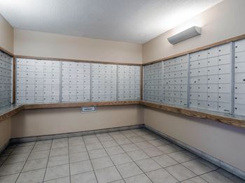 Package Room, at Prairie Shores, Chicago